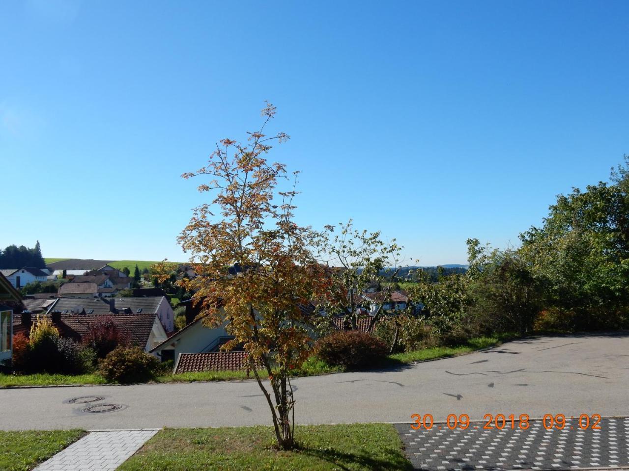 Ferienwohnung Fernblick Neukirchen vorm Wald Exterior foto