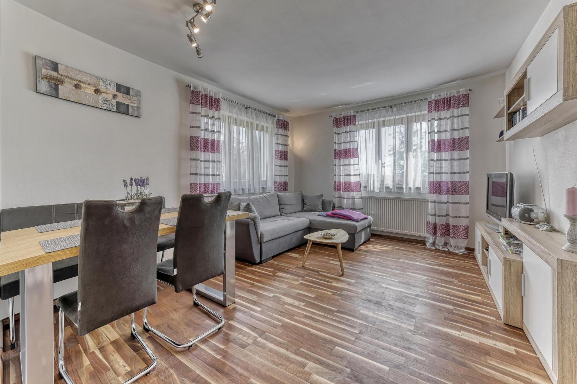 Ferienwohnung Fernblick Neukirchen vorm Wald Exterior foto